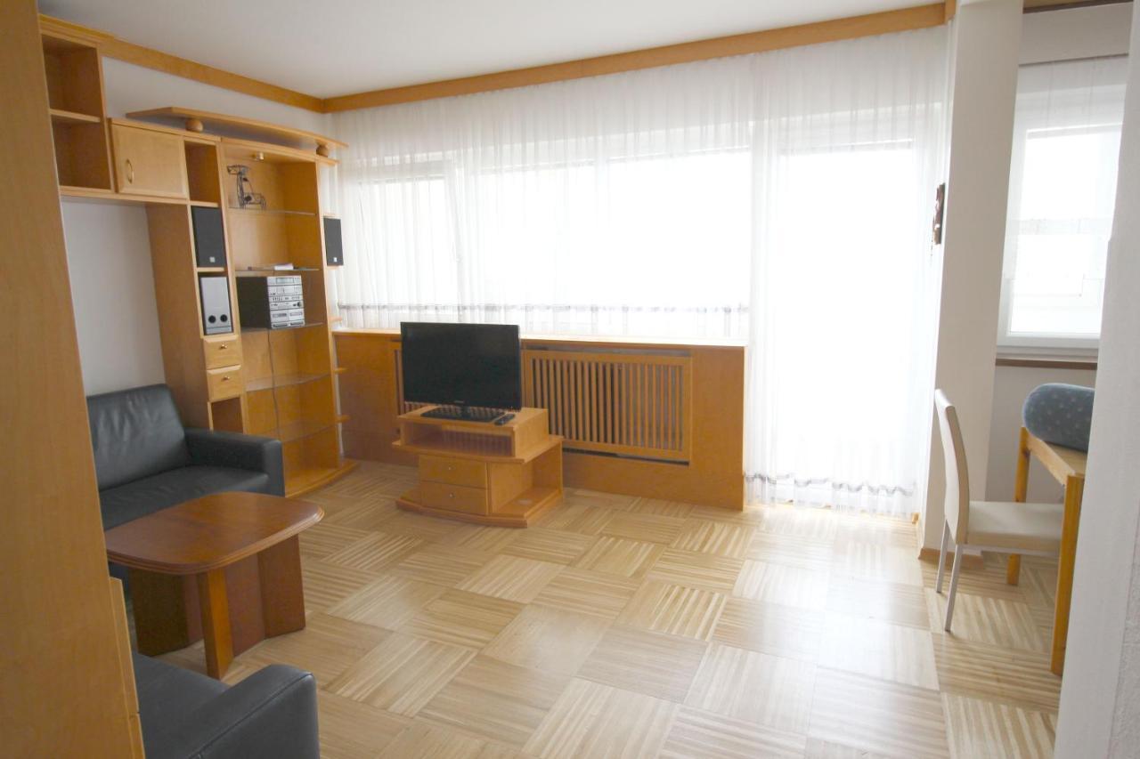 Geraeumige Ferienwohnung Im Zentrum Sankt Poelten Exterior photo